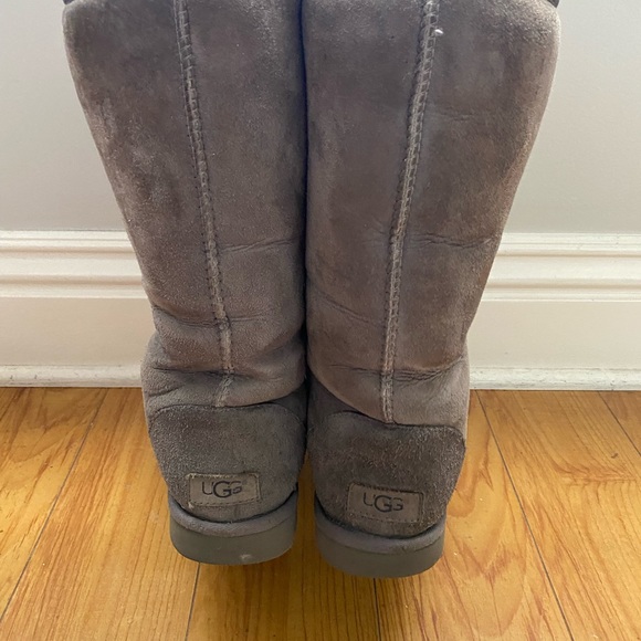Ugg Boots - Picture 2 of 8